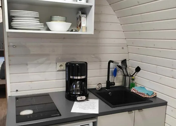 Tiny Igloo Johansson * Belau